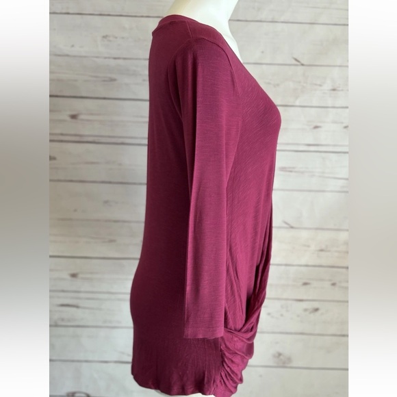 Skinnygirl Fuschia Ruched Front Shirt Size Medium Workout Top 3/4 Sleeve NWOT - Picture 6 of 10